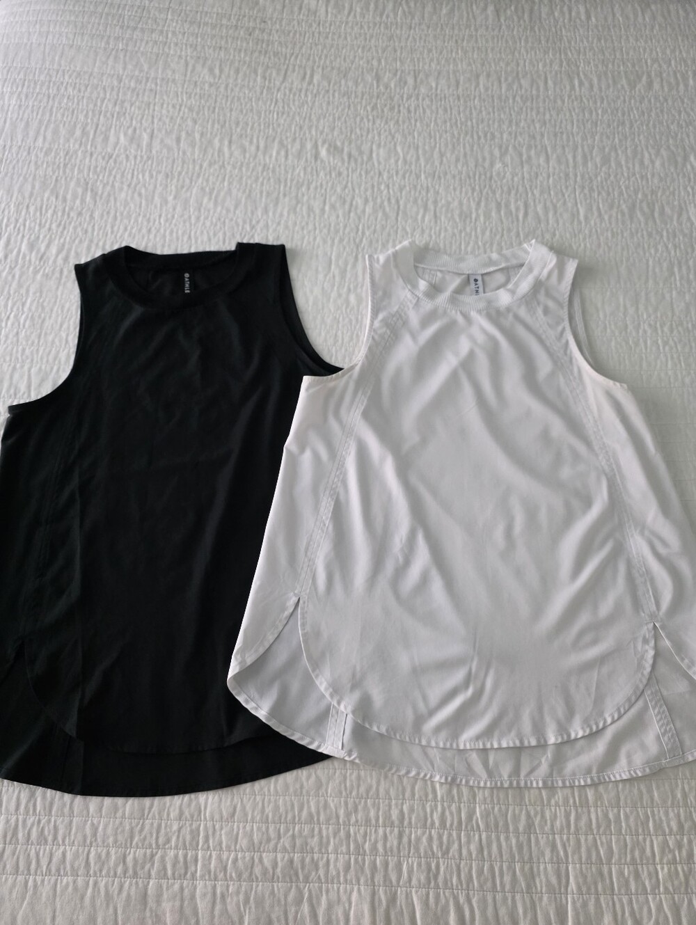 Athleta Zephr Refined Tanks Lot Of (2) Sleeveless Tope XS Black And White